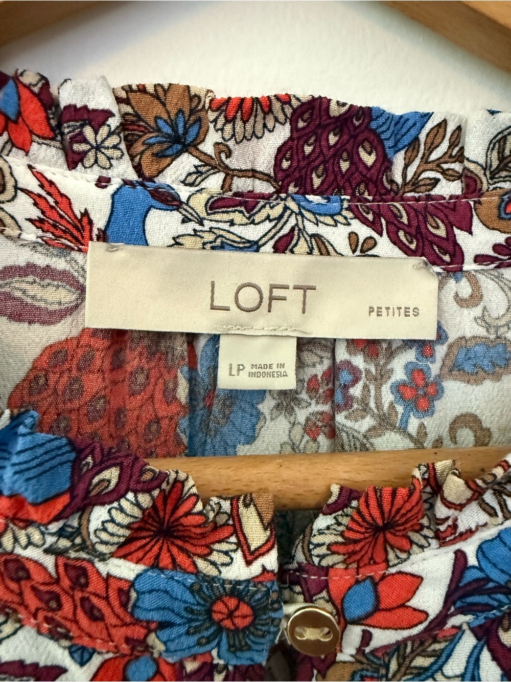 Loft Top Women’s Floral Peacock Ruffle Sleeve - Picture 7 of 14